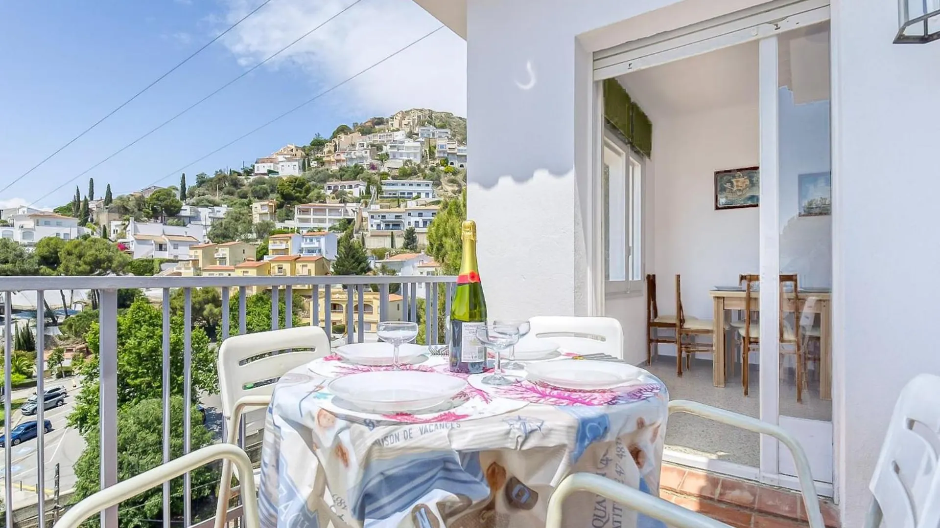 Apartment With Scenic View Montjoi Spain