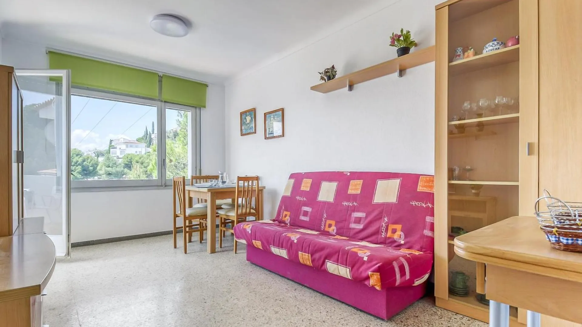 Apartment With Scenic View Montjoi
