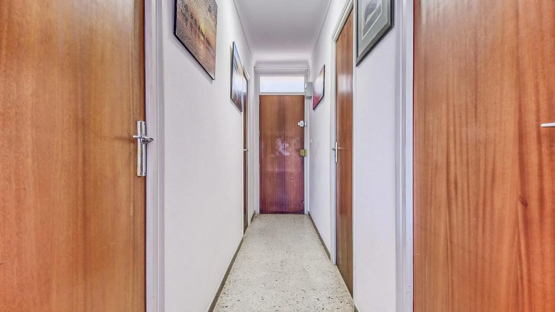Apartment With Scenic View Montjoi 0*,